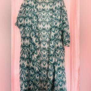 Emerald green and white chiffon kimono midi length